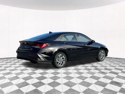New 2025 Hyundai Elantra Blue image 13