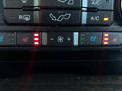 Used 2016 Ford F150 Platinum w/ Equipment Group 701A Luxury image 33