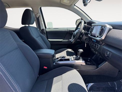 Used 2021 Toyota Tacoma SR5 w/ Trail Edition image 15