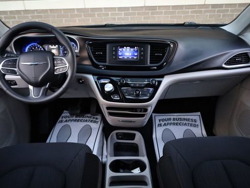 Used 2017 Chrysler Pacifica LX w/ Tire & Wheel Group image 23