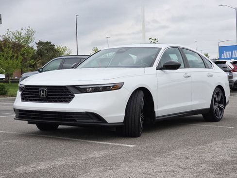 Used 2023 Honda Accord Sport image 12