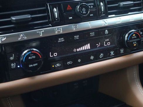 New 2026 Nissan Pathfinder Platinum AWD/4WD image 17