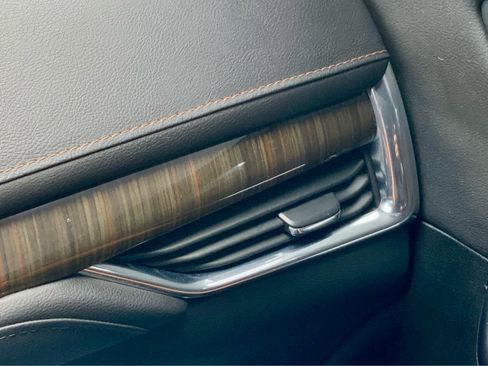 Used 2021 Cadillac XT4 Premium Luxury w/ Enhanced Visibility Package image 50