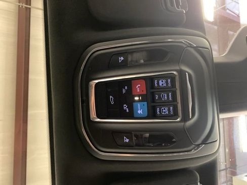Used 2023 Jeep Wagoneer Series II w/ Premium Group I AWD/4WD image 14