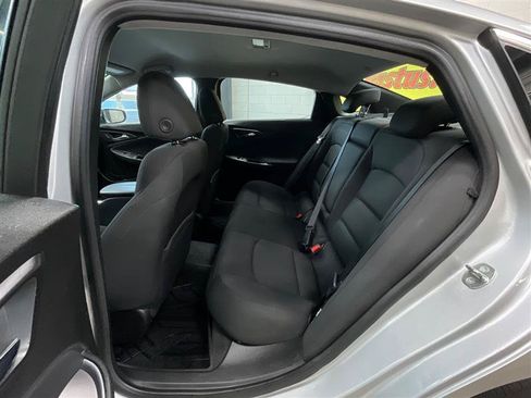 Used 2017 Chevrolet Malibu LT FWD image 23