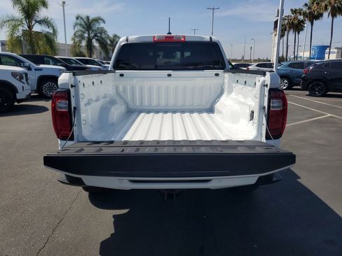 New 2026 GMC Canyon AT4 AWD/4WD image 6