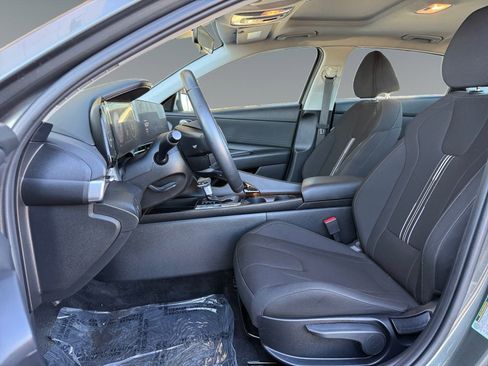 Used 2025 Hyundai Elantra SEL FWD image 12