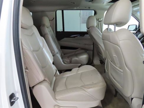 Used 2015 Cadillac Escalade ESV Luxury RWD image 37