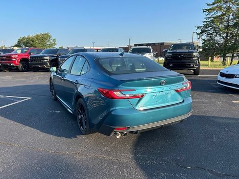 Used 2025 Toyota Camry SE FWD image 5