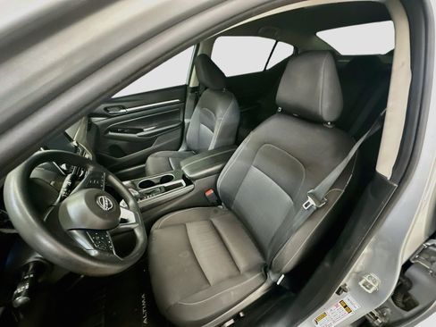 Used 2023 Nissan Altima 2.5 SV FWD image 13
