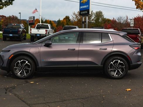 New 2026 Chevrolet Equinox EV LT image 32