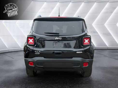 Certified 2020 Jeep Renegade Latitude w/ Cold Weather Group image 5