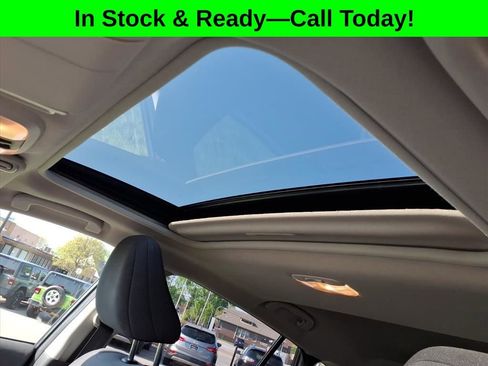 Certified 2025 Subaru Crosstrek 2.0i Premium AWD/4WD image 10