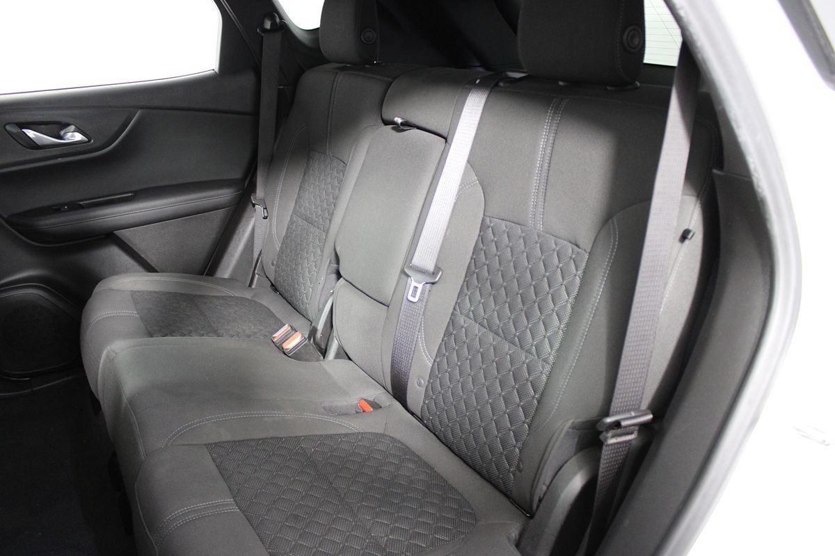 Used 2020 Chevrolet Blazer LT FWD image 18
