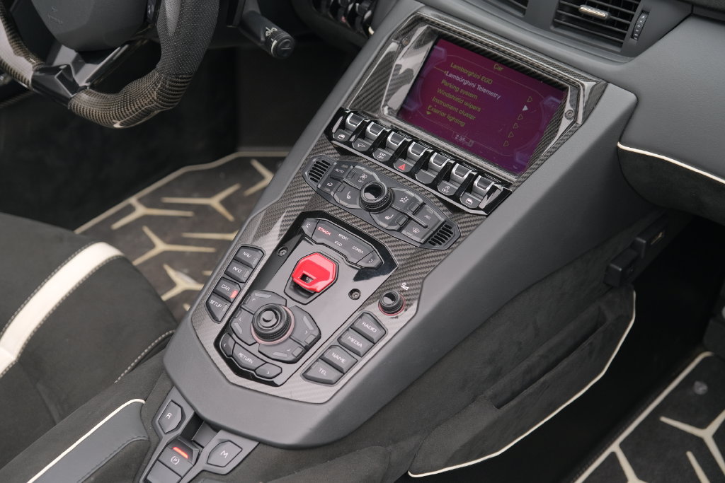 Used 2021 Lamborghini Aventador SVJ AWD/4WD image 37