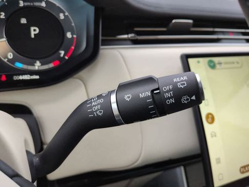 Used 2023 Land Rover Range Rover SE image 27