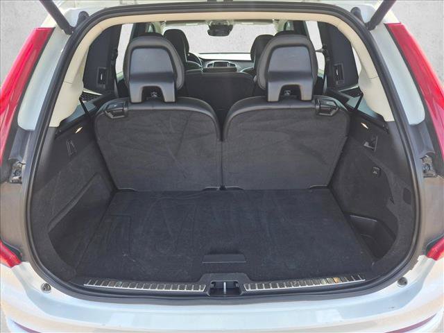 Used 2021 Volvo XC90 T6 Momentum AWD/4WD image 6