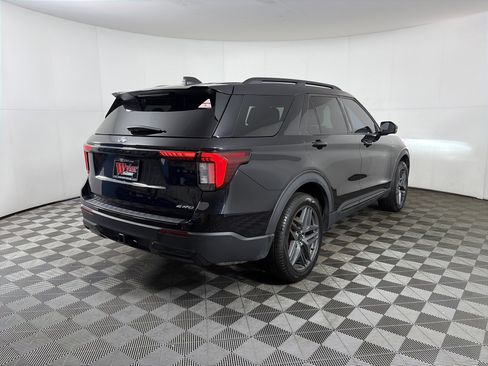 Used 2025 Ford Explorer ST-Line w/ ST-Line Street Pack image 21