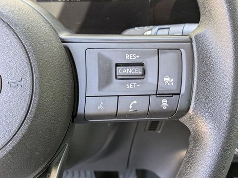 Used 2025 Nissan Kicks SV FWD image 17