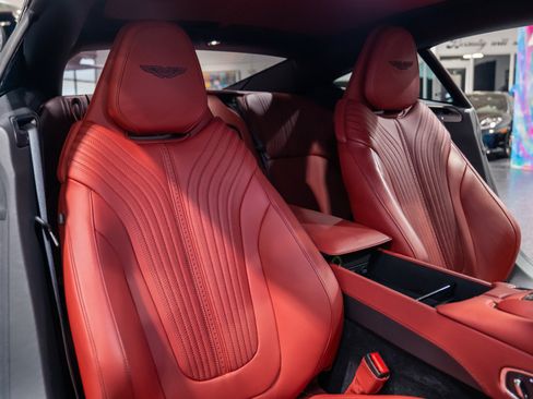 Used 2018 Aston Martin DB11 V12 RWD image 26
