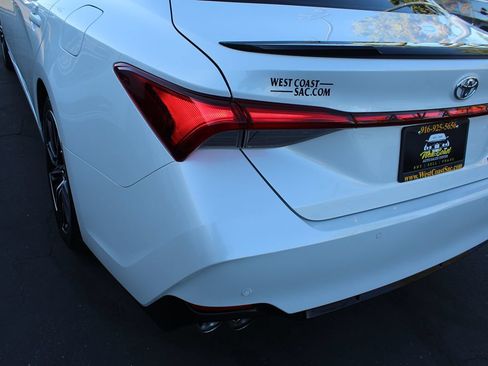 Used 2019 Toyota Avalon Touring w/ Advanced Safety Package FWD image 16