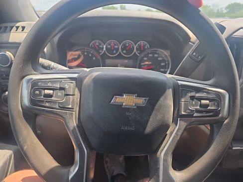 Used 2022 Chevrolet Silverado 1500 Custom w/ Safety Confidence Package AWD/4WD image 6