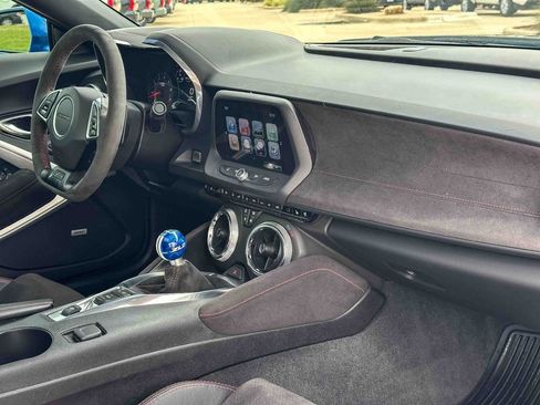 Used 2017 Chevrolet Camaro ZL1 RWD image 23