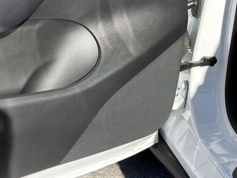 Used 2022 Tesla Model Y Long Range image 23