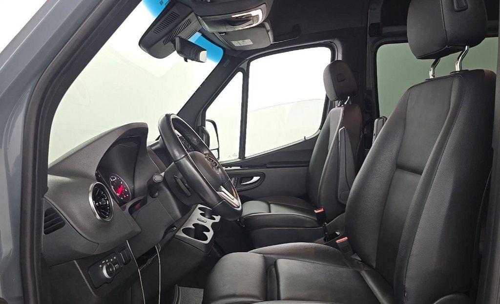 Used 2023 Mercedes-Benz Sprinter 2500 image 5