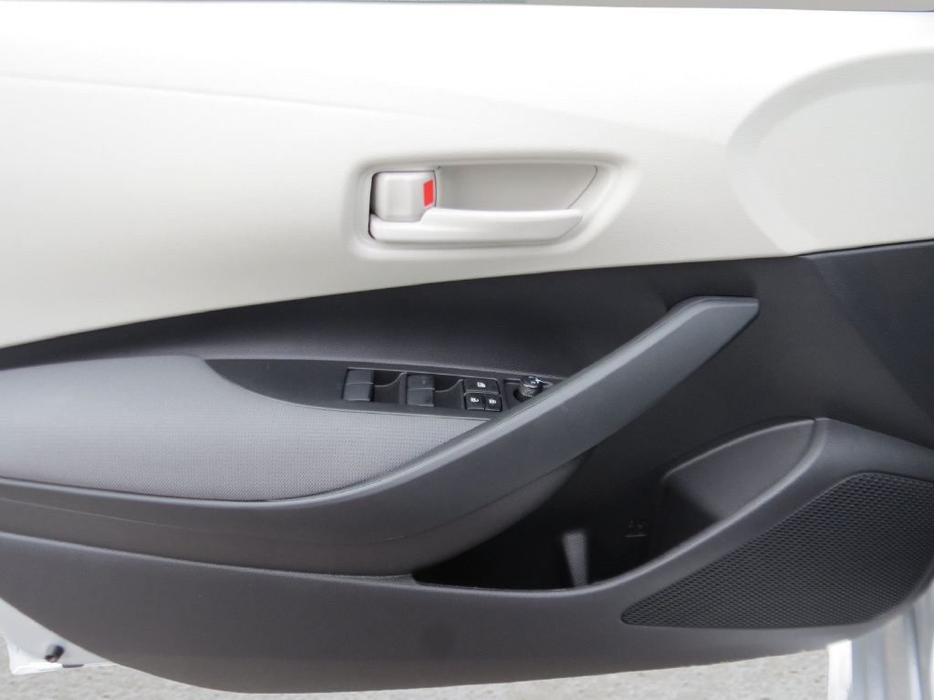 Used 2026 Toyota Corolla LE FWD image 18