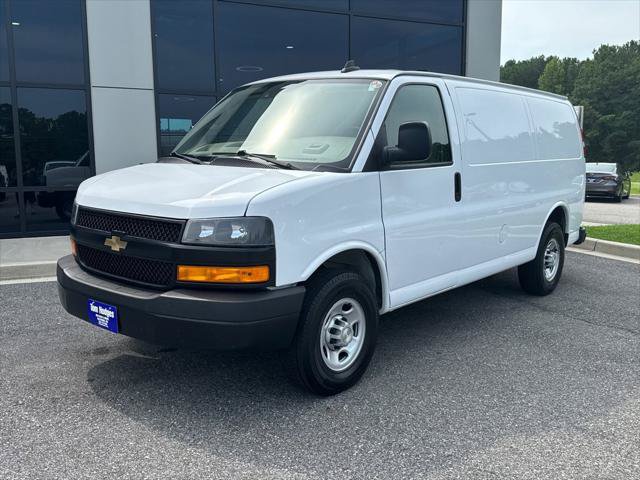 Used 2020 Chevrolet Express 3500 w/ Driver Convenience Package RWD image 1