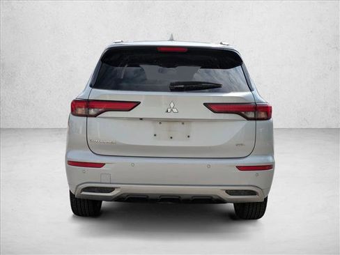 Used 2023 Mitsubishi Outlander SEL image 6