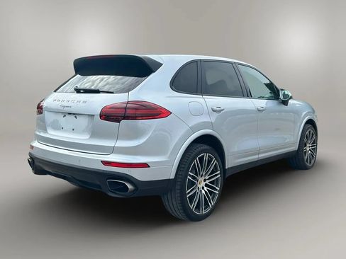 Used 2017 Porsche Cayenne AWD/4WD image 6