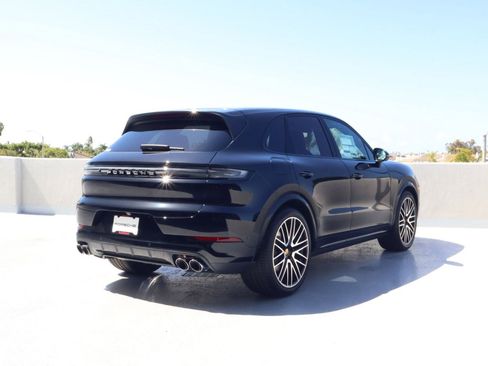 New 2026 Porsche Cayenne AWD/4WD image 9