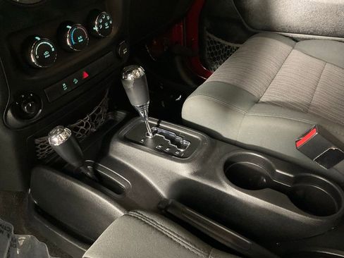 Used 2012 Jeep Wrangler Unlimited Sport image 18