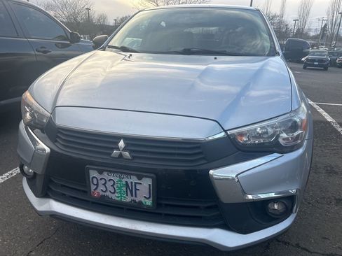 Used 2017 Mitsubishi Outlander Sport LE image 2