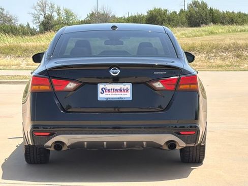 Used 2022 Nissan Altima 2.5 SR w/ Midnight Edition Package FWD image 6