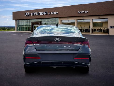 New 2026 Hyundai Elantra SE FWD image 6