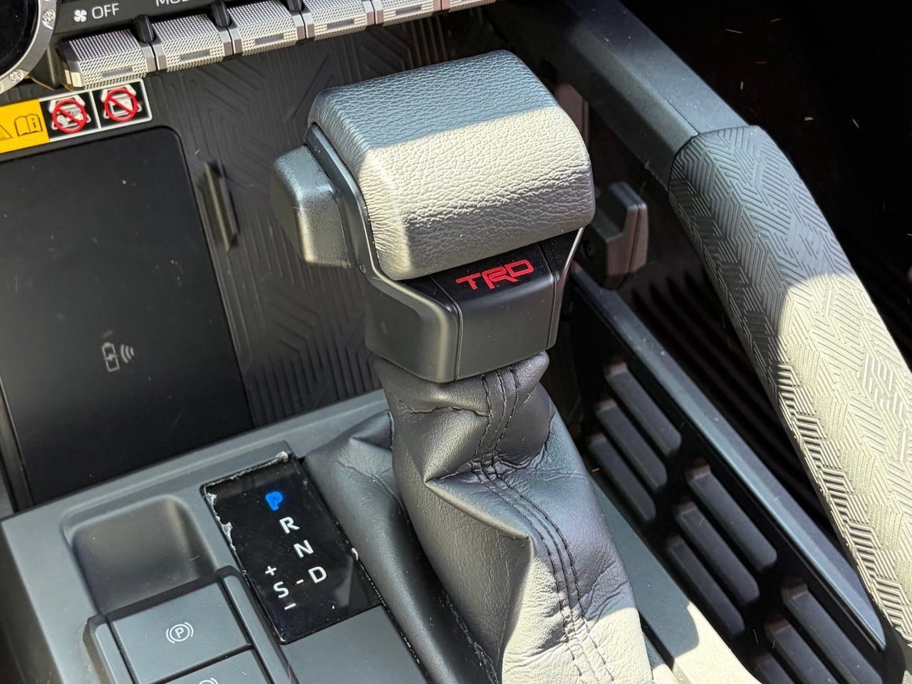 Used 2025 Toyota Tacoma TRD Sport w/ TRD Sport Premium Package AWD/4WD image 8