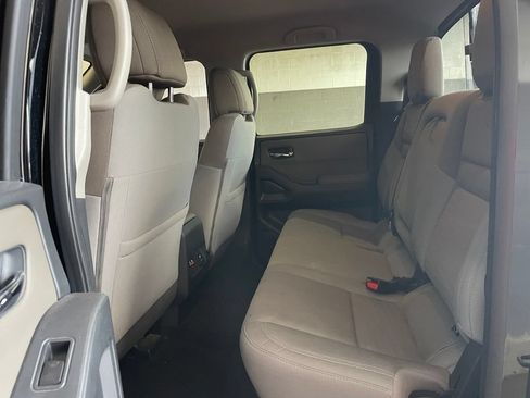 Certified 2022 Nissan Frontier SV RWD image 16