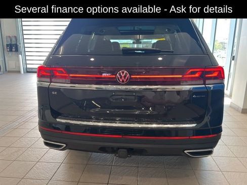 Used 2024 Volkswagen Atlas SE w/ Panoramic Sunroof Package AWD/4WD image 7