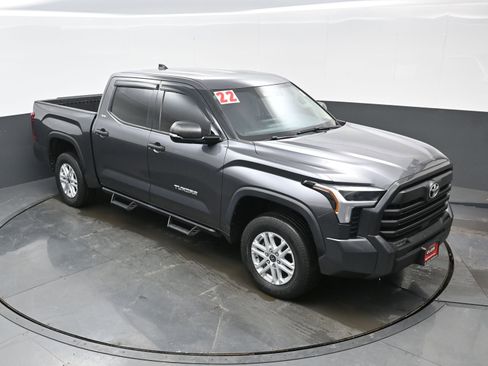 Used 2022 Toyota Tundra SR5 w/ SR5 Convenience Package image 29