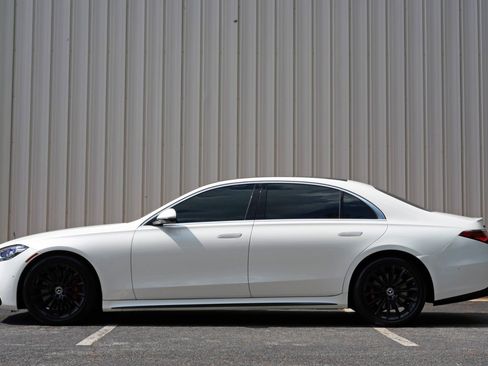 Used 2023 Mercedes-Benz S 500 4MATIC w/ AMG Line image 9