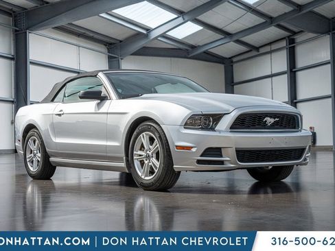 Used 2013 Ford Mustang Convertible image 31