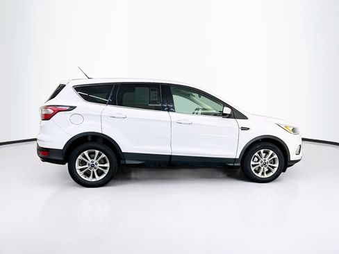 Used 2017 Ford Escape SE AWD/4WD image 10