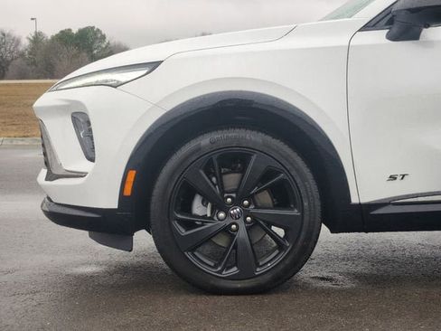 New 2025 Buick Envision Sport Touring image 5