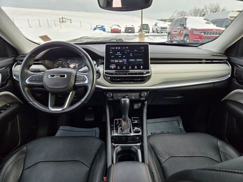 Used 2022 Jeep Compass Limited image 17