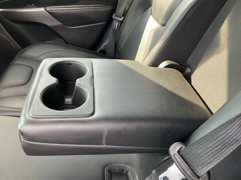 Used 2019 Jeep Cherokee Limited image 19