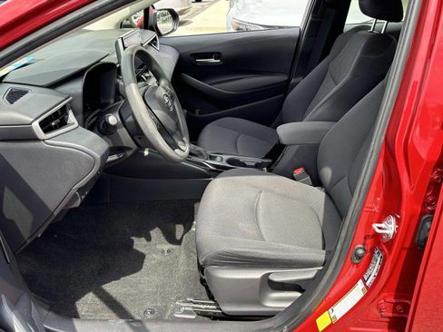 Used 2020 Toyota Corolla LE image 11