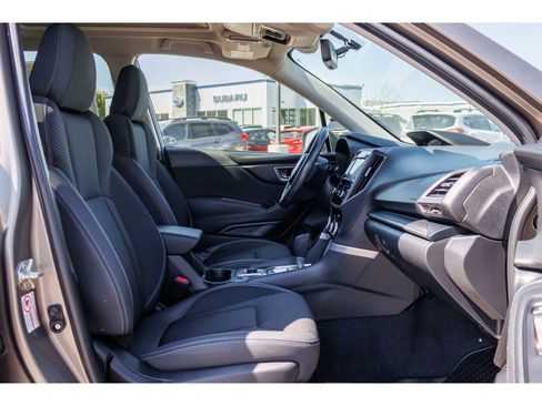 Used 2020 Subaru Forester Premium AWD/4WD image 11